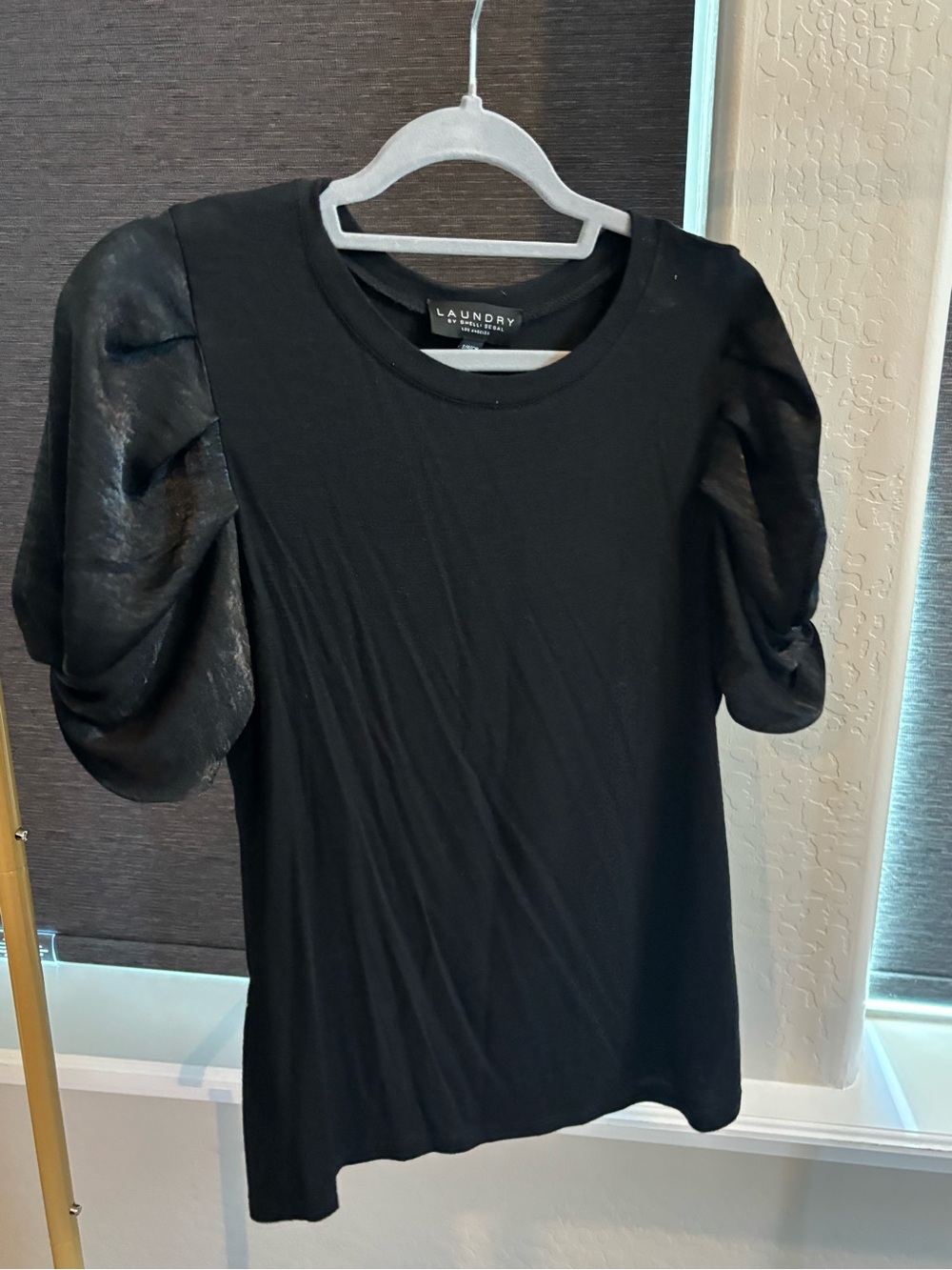 Laundry by Shelli Segal Black Puff-Sleeve Tee